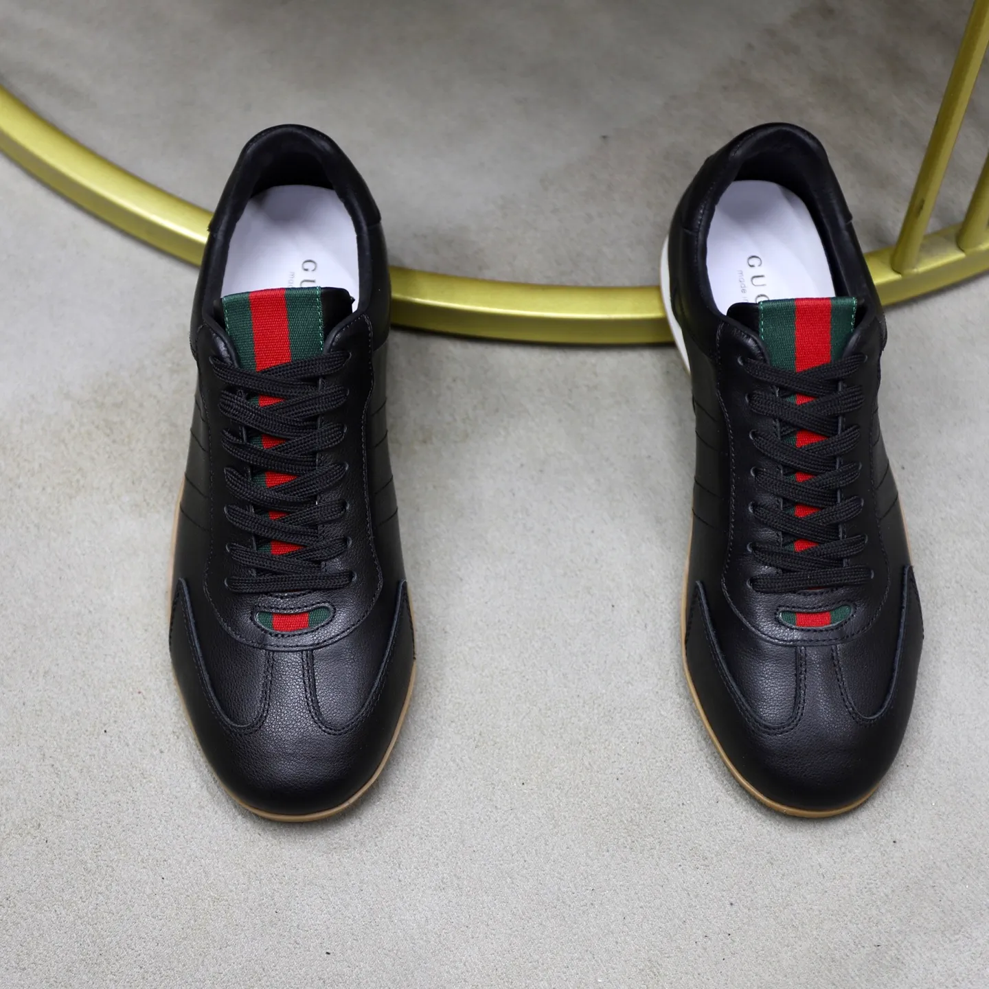Ex-factory price: 462💰🙅‍♂️🙅‍♂️🙅‍♂️ Brand: Gucci GUCCi Standard code: 38-44 (45 customized) Grade: Same as the official website Material: Original cowhide surface Comfortable and breathable pigskin lining Lightweight and wear-resistant sports outsole Style category: Men's fashionable casual shoes Running sneakers Distinguished luxury brand elements Top luxury Color: actual picture color